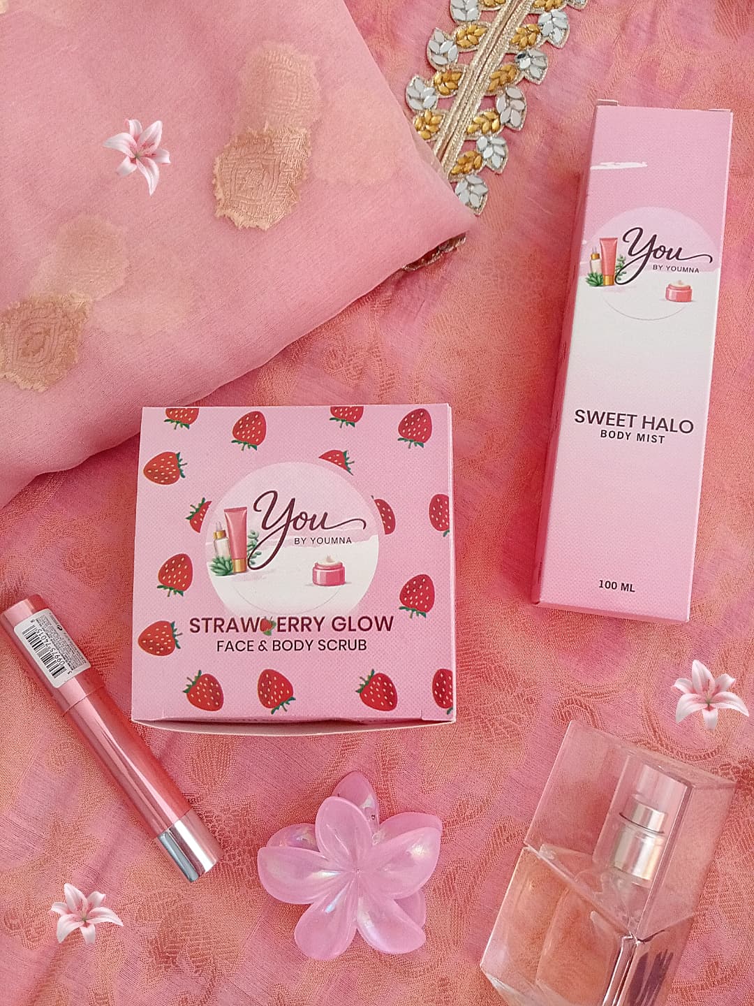If you want to smell extra sweet and juicy than this is the best combo I've been using recently ✨.
#Bodyscrub #Bodymist #Strawberry #Strawberrymist #Strawberyscrub #Smell #Smellgood